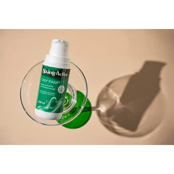 Oily Fam olajos arctisztító és sminklemosó gél MCT olajjal és E-vitaminnal, 100 ml